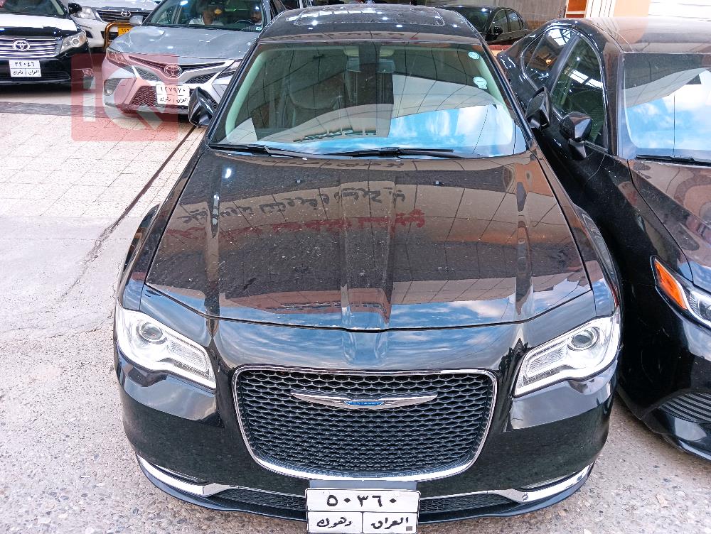 کرایسلەر 300